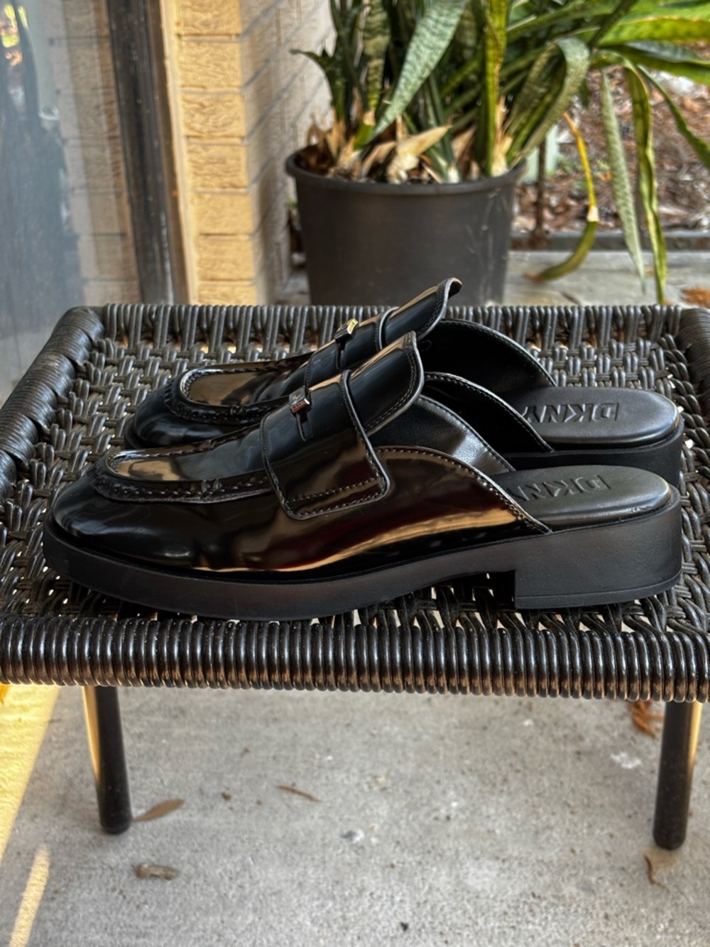 DKNY Black Patent Penny Loafer Mule Platform Slides Dark Academia Size8M Women’s - Picture 7 of 16